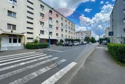 Garsonieră decomandată, mobilată în Bartolomeu