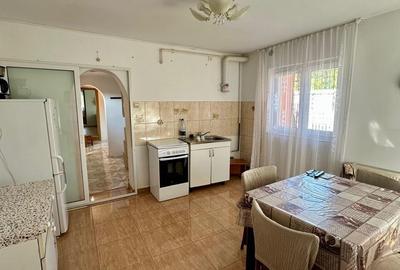 Casă cu 3 camere cu Teren 300 Mp în Central