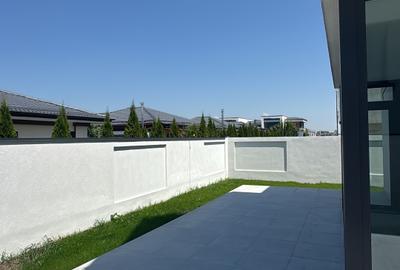 Casă cu 3 camere în Noua