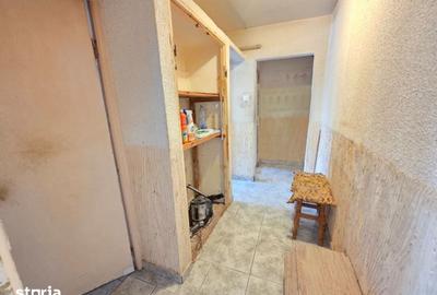 Apartament cu 3 camere semidecomandat în Micro 6 - 4