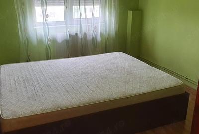 Apartament cu 3 camere decomandat în Soarelui