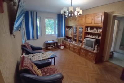Apartament cu 2 camere semidecomandat în Berceni