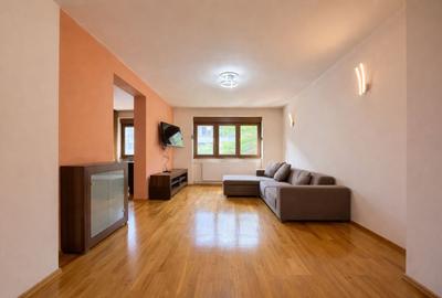 Apartament cu 4 camere decomandat, mobilat în Central - 1