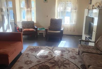 Casă cu 2 camere decomandat în Central - 2
