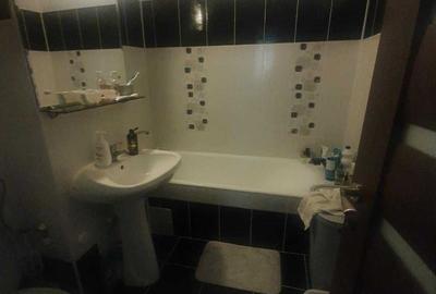 Apartament cu 2 camere decomandat în Calea București