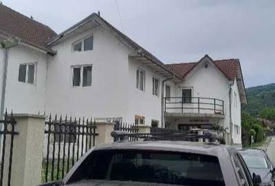 Casă cu 4 camere cu Teren 400 Mp în Nord - 1