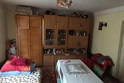 Casă cu 5 camere cu Teren 2267 Mp în Prajila