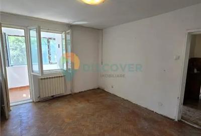 Apartament cu 2 camere decomandat în Podu Roș