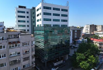Birou, de 7,000 mp, în Universitate - 2