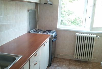 Apartament cu 3 camere semidecomandat în Central - 2