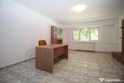Apartament cu 3 camere decomandat în Decebal