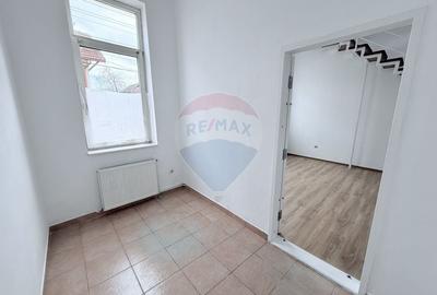Birou, de 80 mp, în Semicentral - 3