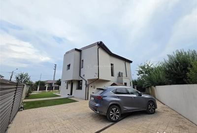Casă cu 10 camere cu Teren 620 Mp în Mogoșoaia