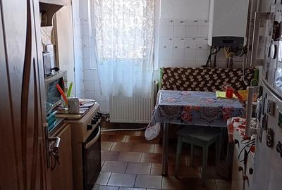 Apartament cu 3 camere decomandat în UTA - 2