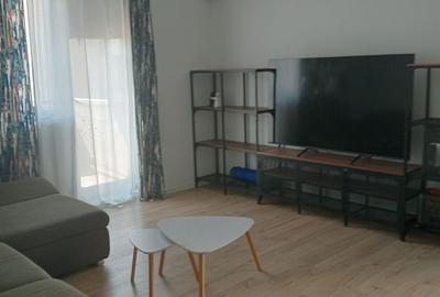 Apartament cu 3 camere, mobilat în Străulești