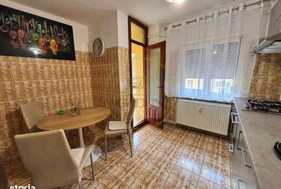 Apartament cu 3 camere decomandat în George Enescu