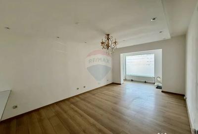 Spațiu comercial, de 100 mp, în Central - 1