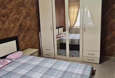 Apartament cu 3 camere semidecomandat în Micro 17 - 2