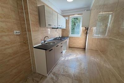 Apartament cu 2 camere semidecomandat în Florilor