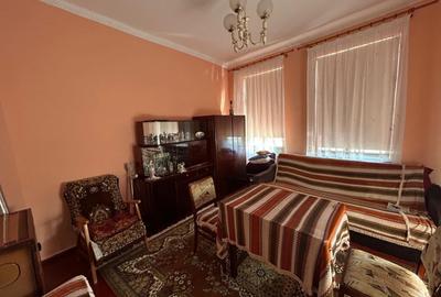 Casă individuală cu 2 camere cu Canalizare în Central - 1