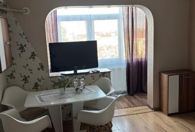Apartament cu 2 camere semidecomandat, mobilat în Tomis Nord