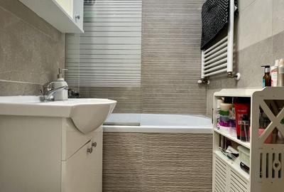 Apartament cu 3 camere semidecomandat în UMT