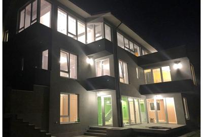 Casă individuală cu 10 camere cu Canalizare în Bran - 2
