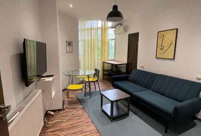 Apartament cu 4 camere decomandat, mobilat în Unirii