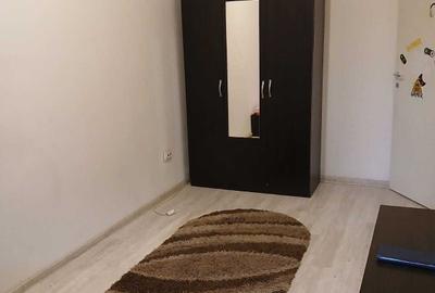 Apartament cu 3 camere semidecomandat în Chiajna