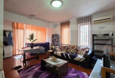 Apartament cu 2 camere semidecomandat, mobilat în Soarelui