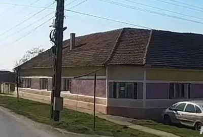 Casă cu Teren 2250 Mp în Seceani - 1