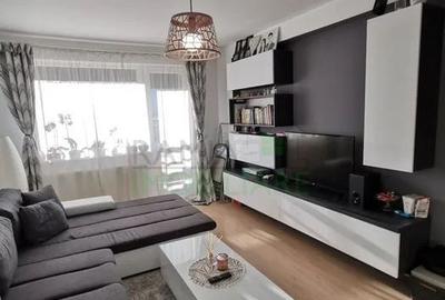 Apartament cu 2 camere decomandat în Tractorul