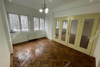 Apartament cu 4 camere decomandat în Central - 1