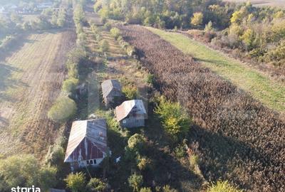Casă cu 2 camere cu Teren 1000 Mp în Valea