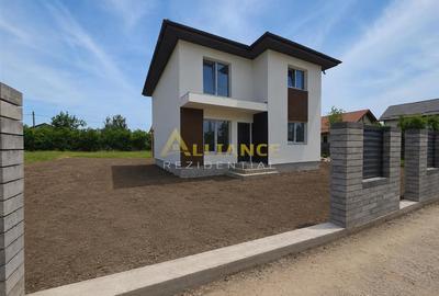 Casă cu 4 camere cu Teren 340 Mp în Berceni - 2