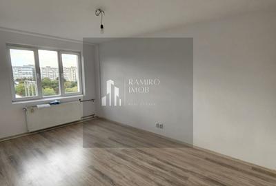 Apartament cu 3 camere decomandat în Titan