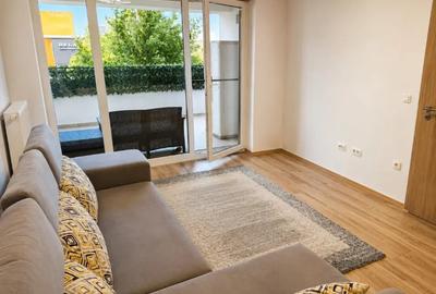 Apartament cu 2 camere decomandat în Tractorul