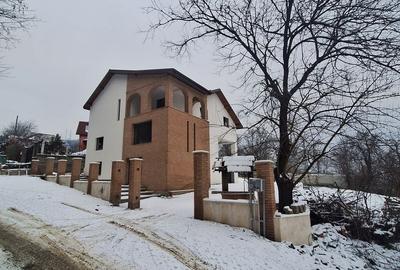Casă cu 8 camere cu Teren 1000 Mp în Bujoreni - 3