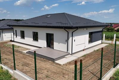 Casă individuală cu 4 camere cu Canalizare în Breazu - 4