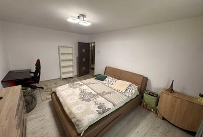 Apartament cu 2 camere decomandat în Rovine