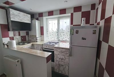 Apartament cu 2 camere decomandat, mobilat în Sud