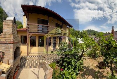 Casă individuală cu 5 camere cu Canalizare în Orașul Vechi