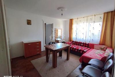 Apartament cu 2 camere semidecomandat, mobilat în Decebal