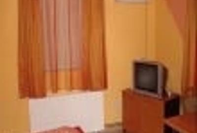 Spațiu comercial, de 2,200 mp, în Central - 1