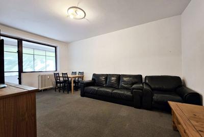 Apartament cu 3 camere decomandat, mobilat în Tineretului