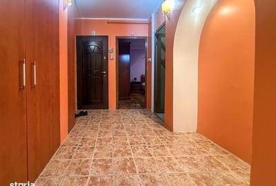Apartament cu 3 camere decomandat în Inel II