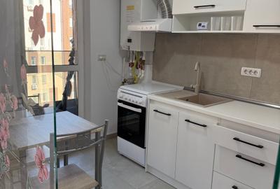 Garsonieră decomandată, mobilată în Roșu