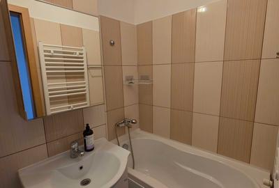 Apartament cu 2 camere decomandat în Circumvalațiunii