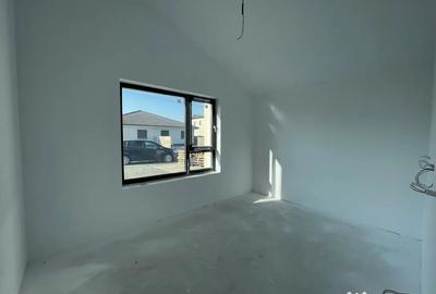 Casă cu 6 camere cu Teren 420 Mp în Ghiroda
