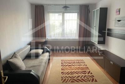 Apartament cu 3 camere, mobilat în 7 Noiembrie
